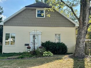 610 S Walnut St, Oakland City, IN 47660