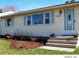 220 Bartlett Ave, Liverpool, NY 13088
