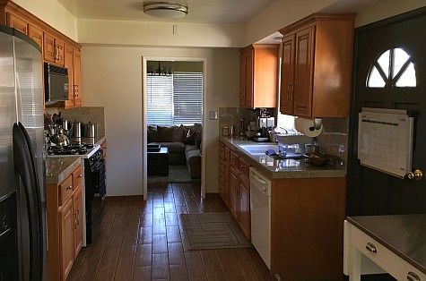 4th image of 200 N San Marino Ave