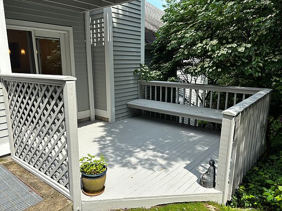 3rd image of 351 Pemberwick Rd APT 916