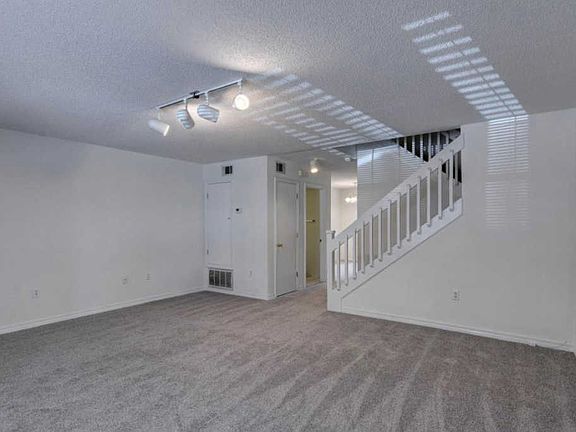 4th image of 472 Cascabellas St