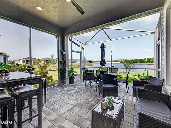 4th image of 125 Mosaic Blvd