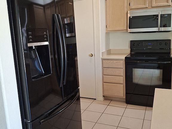 3rd image of 4175 Challenger Dr