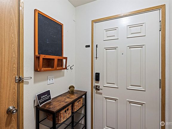 5th image of 4724 Mill Pond Drive SE #703