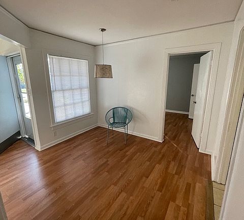 5th image of 4636 Houghton Ave