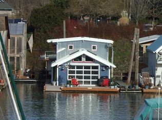 350 N Tomahawk Island Dr, Portland, OR