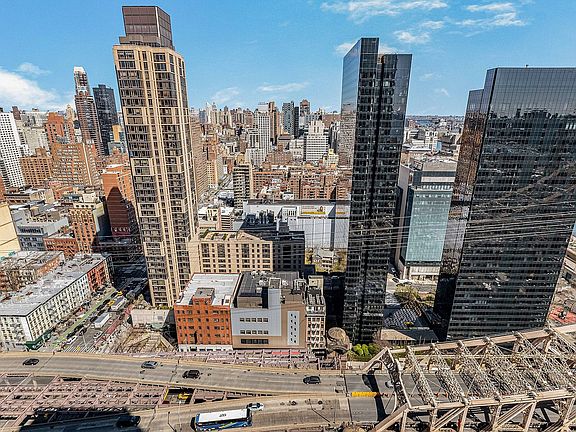 4th image of 418 E 59th St #34AF