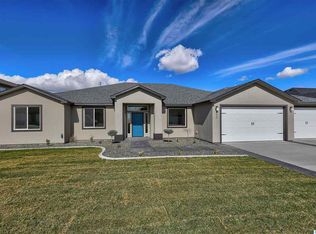 6692 Cyprus Loop W, West Richland, WA