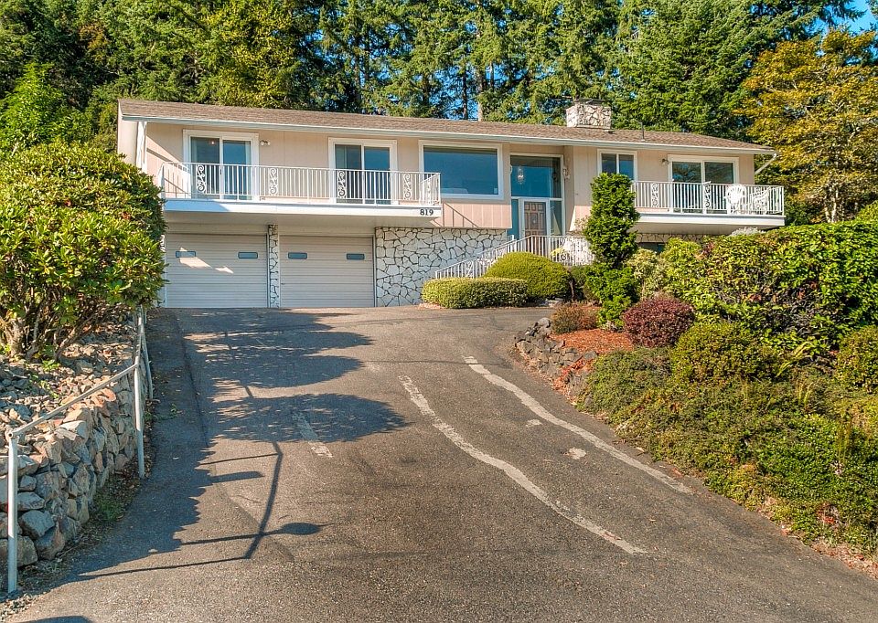 1st image of 819 Sunrise Ln