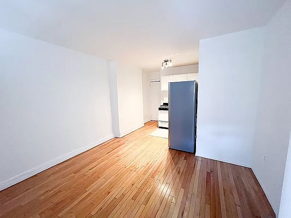 5th image of 18 King St #2