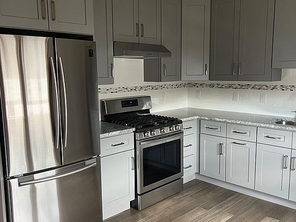 4th image of 118 Wood St Floor 2