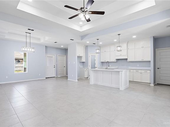 3rd image of 435 Serg Loop