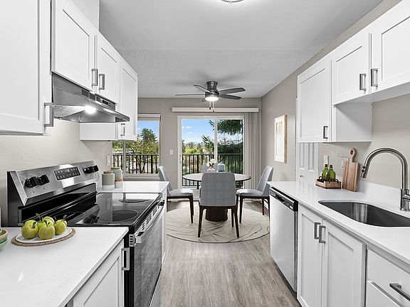 4th image of 5132 SW Slavin Rd #15
