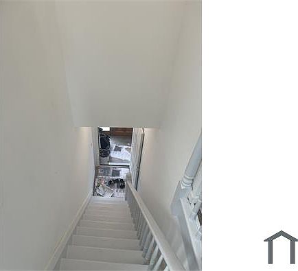 3rd image of 181 Boyd St #2