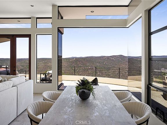 3rd image of 1505 Skyline Dr