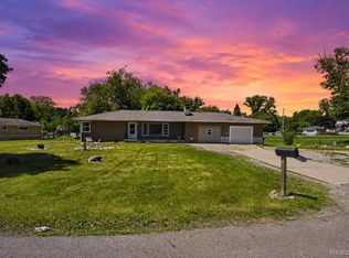 220 Meadow Ln, Jackson, MI 49203