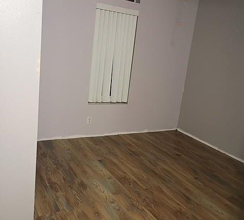 3rd image of 746 Pirates Rest Rd