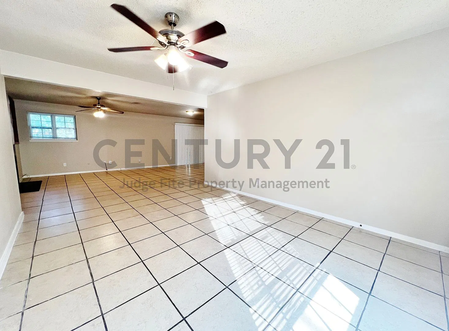 Charming 2-Story 3/3/2 in Duncanville For Rent! — Photo 4