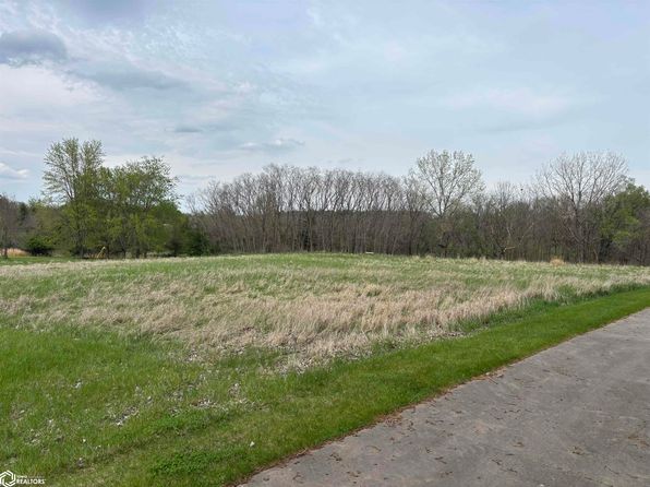 401 Pond Rd, Fairfield, IA 52556