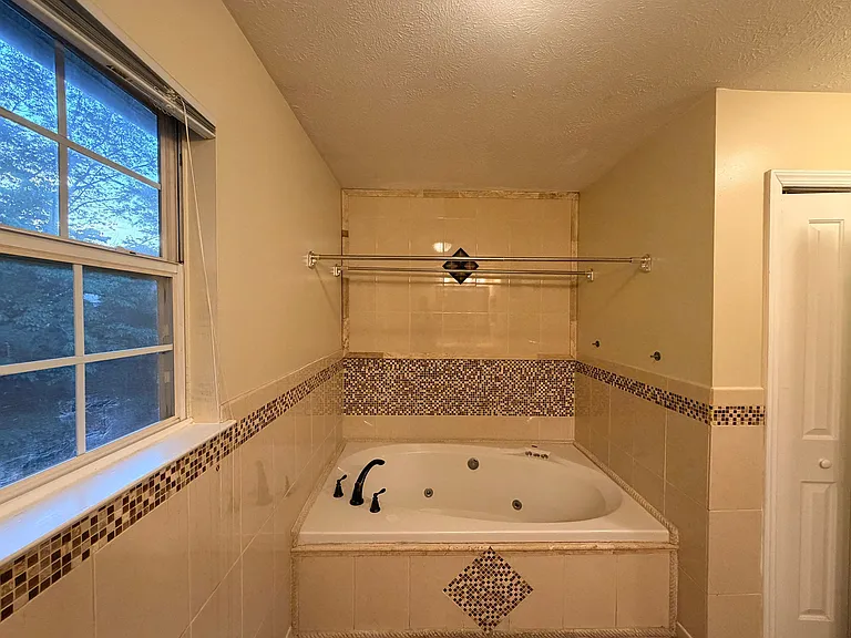 7219 Mount Forest Ter — Photo 13