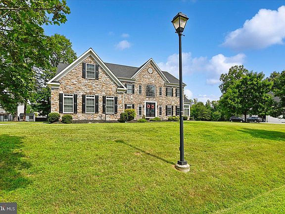 2nd image of 14604 Derrick Ct