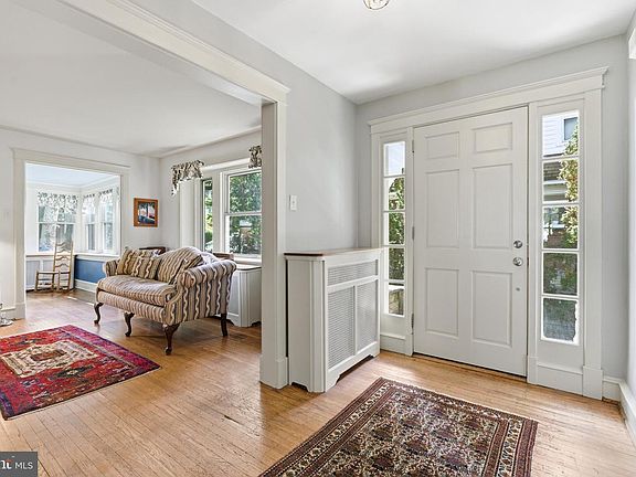 5th image of 922 Wilde Ave