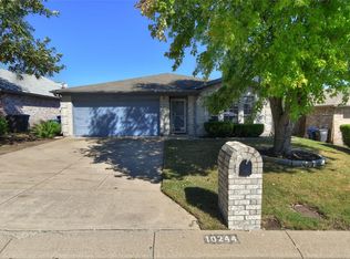 10244 Sunset View Dr, Fort Worth, TX 76108