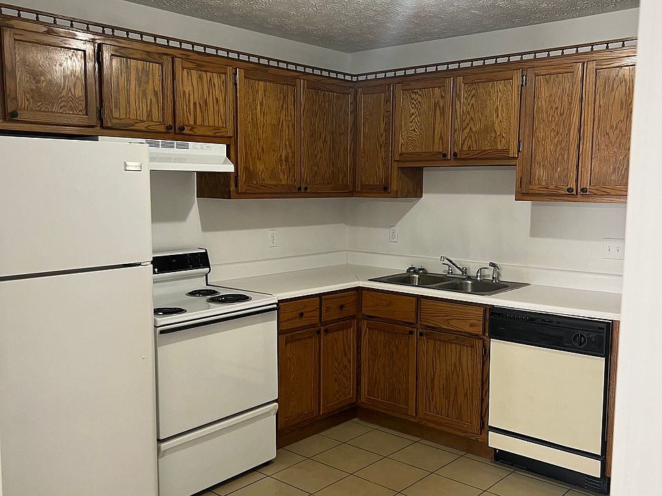 2nd image of 411 E Pershing Ave #B