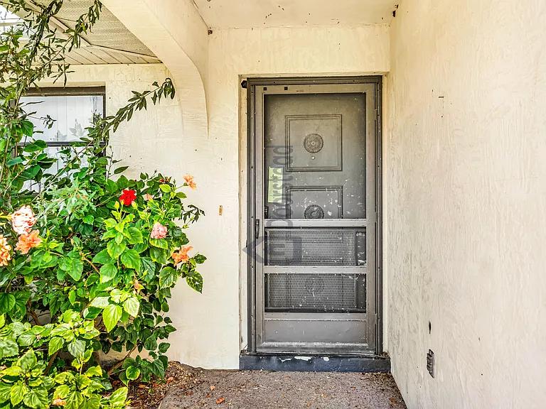 503 Bradenton Rd — Photo 2