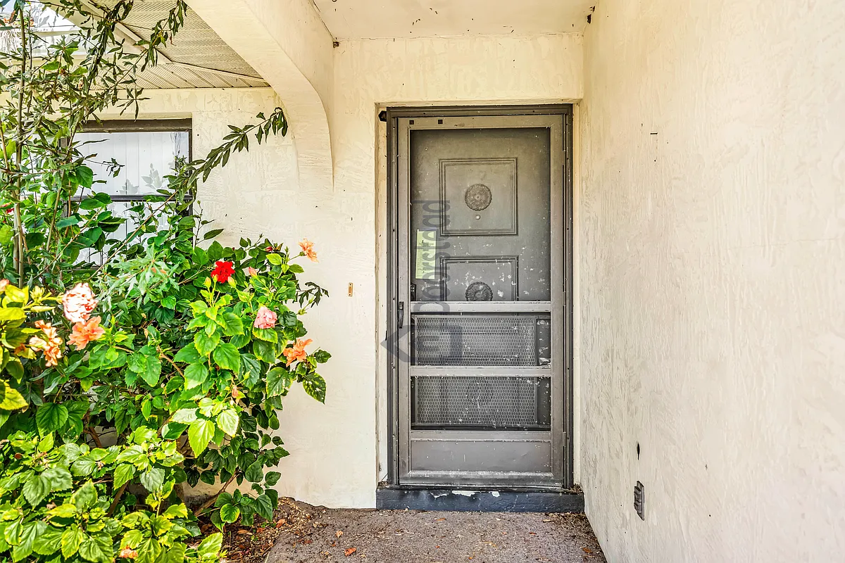 Building Photo - 503 Bradenton Rd