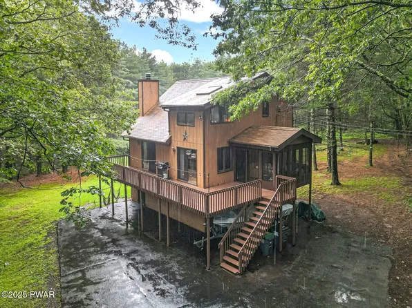 104 Steamboat Springs Ln, Tafton, PA 18464
