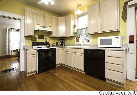 2nd image of 18702 2500 North Ave