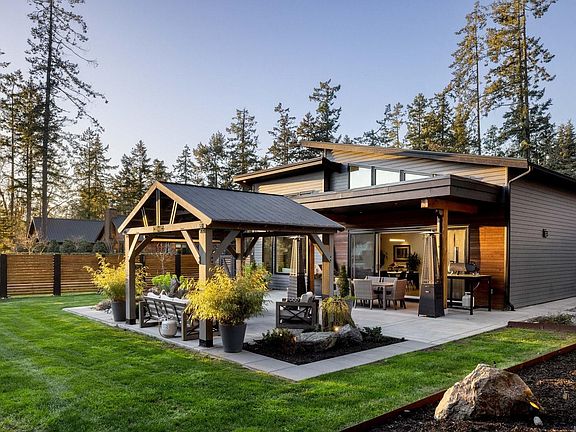 2nd image of 593 Downey Rd