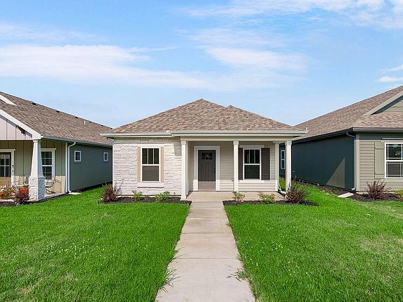 3rd image of 1600 Cottonwood Creek Ave #2