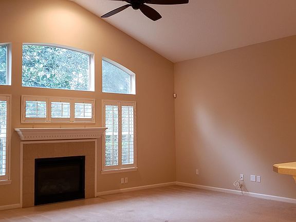 3rd image of 229 Oak Common Ave