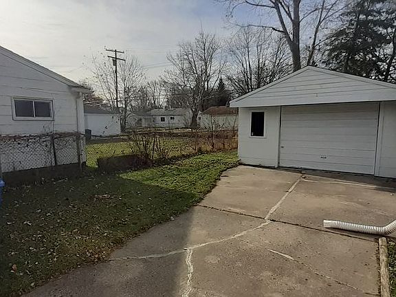 3rd image of 23557 Lauren Ave
