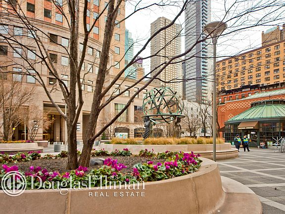 3rd image of 350 W 50th St APT 35H