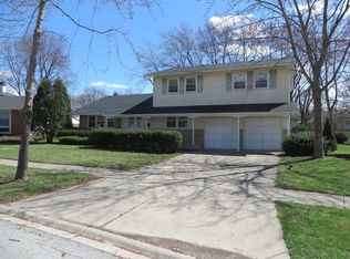 111 S Patricia Ln, Palatine, IL 60074