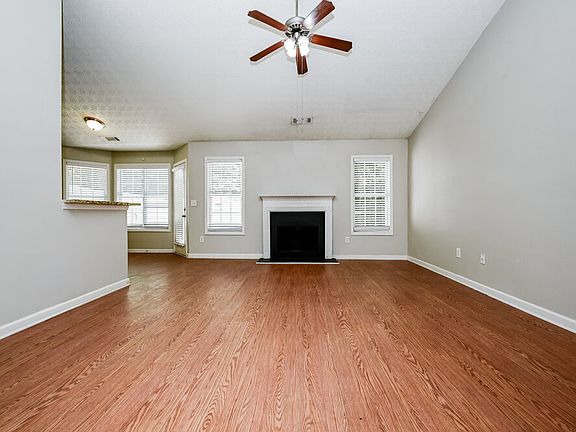 3rd image of 125 Cheyenne Dr