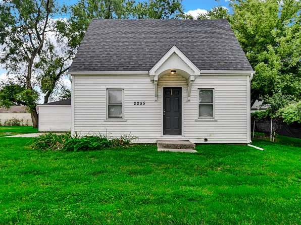 2255 176th Pl, Lansing, IL 60438