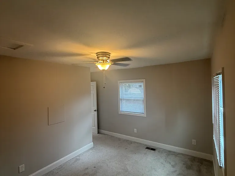 4758 Arlington Blvd — Photo 12