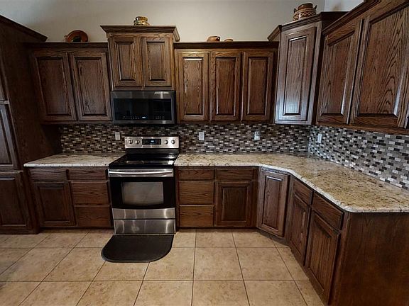 5th image of 3700 Springwood Dr