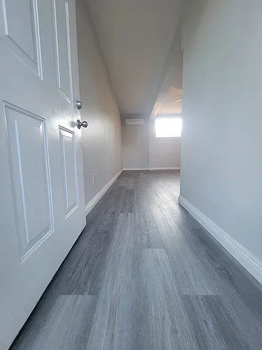2550 Montrose Ave Photo 1
