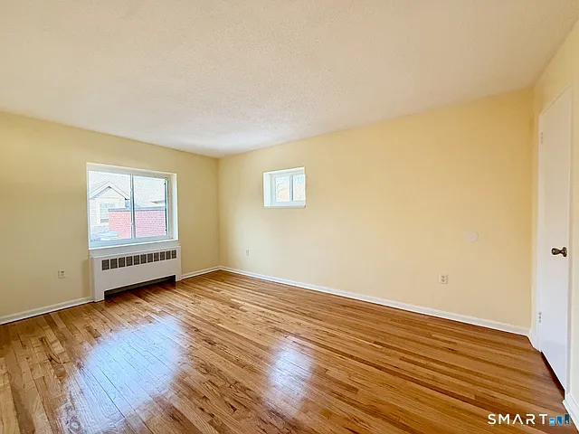 570 Whitney Ave #L3 — Photo 7