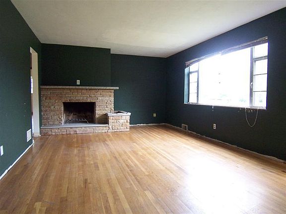 3rd image of 3786 Reinwood Dr