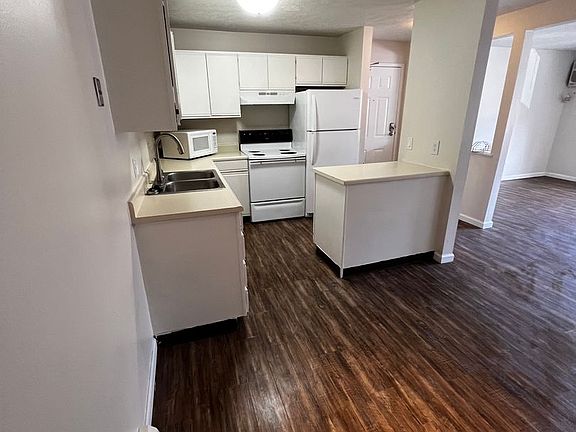 4th image of 1510 Veterans Dr Unit 5