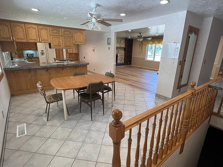 421 W 100 N — Photo 14