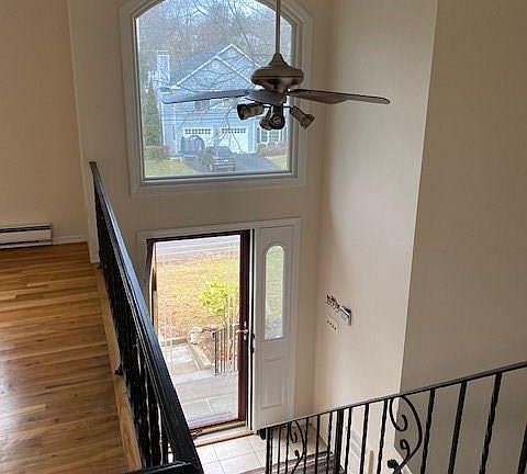 2nd image of 46 Glendale Cir