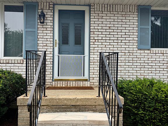 3rd image of 6218 Island Dr NW #6220