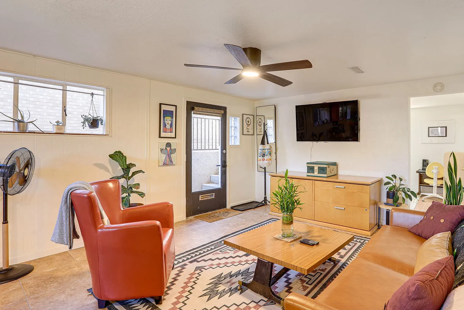 2 bed, 1.0 bath, 1496 sqft, $2,559 — Photo 1